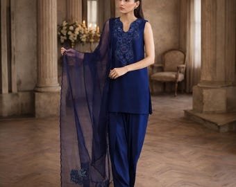 Bestickter koreanischer Seiden Farshi Shalwar Anzug, 3-teiliges pakistanische Designer Outfit, Organza Dupatta Abendkleidung, Hochzeitsgast Kleid