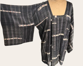 Giacca Haori giapponese vintage - Seta nera testurizzata con fasce a ventaglio Seigaiha - Fodera a onde rosa cipria