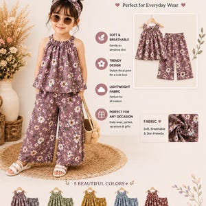 Könnte beinhalten: Ein zweiteiliges Blumen-Set bestehend aus einem ärmellosen Oberteil mit gerafftem Ausschnitt und einer weiten Hose aus malvenfarbenem Stoff mit weißem Gänseblümchen-Druck. Das Set enthält ein passendes Stirnband. Fünf Farbvarianten sind abgebildet: Flieder, Salbei, Senfgelb, Blau und Terrakotta.