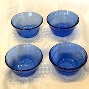 4 vintage Pyrex koboltblå vaniljsåskoppar