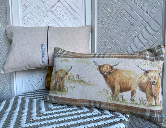 HIGHLAND COW CUSHION,PILLOW 17/"X17/",HOMEDECOR,CUSHION COVER ONLY,