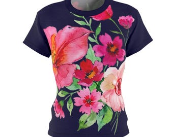 Camiseta con estampado floral en acuarela, camiseta azul marino con flores rosas, camiseta botánica artística