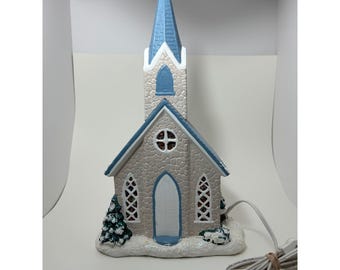 Vintage Keramik Light Up Winter Kirche Dorf Blau Steeple Glasmalerei-Look