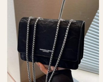 Texture Chain Shoulder Bag | Minimalist Black Shoulder Purse | Trendy Chain Crossbody Bag | Everyday Chic Handbag | Y2K Fashion Purse