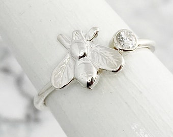 April Birthstone Ring, Teen Jewelry, Silver Bee Jewelry, Dainty Bee Ring, Solitaire Ring, Gift for Mom , Bee Promise Ring