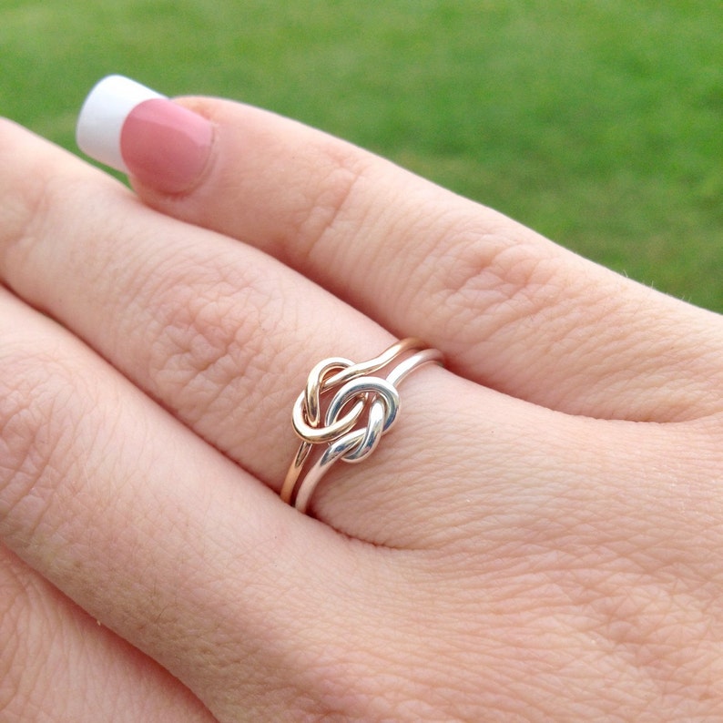 Double Knot Ring, Rose Gold Filled Ring, Two Toned Ring, Two Love Knots, Knot Promise Ring, BFF Promise Ring, Unique Promise Ring afbeelding 5