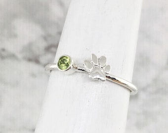 August Birthstone Paw Print Ring, Personalized Dog Gifts for Women, Tiny Paw Print Jewelry, Green Stone Ring