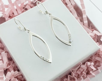 Marquise-Shaped Dangling Earrings made of Sterling Silver featuring 3 White Gemstones