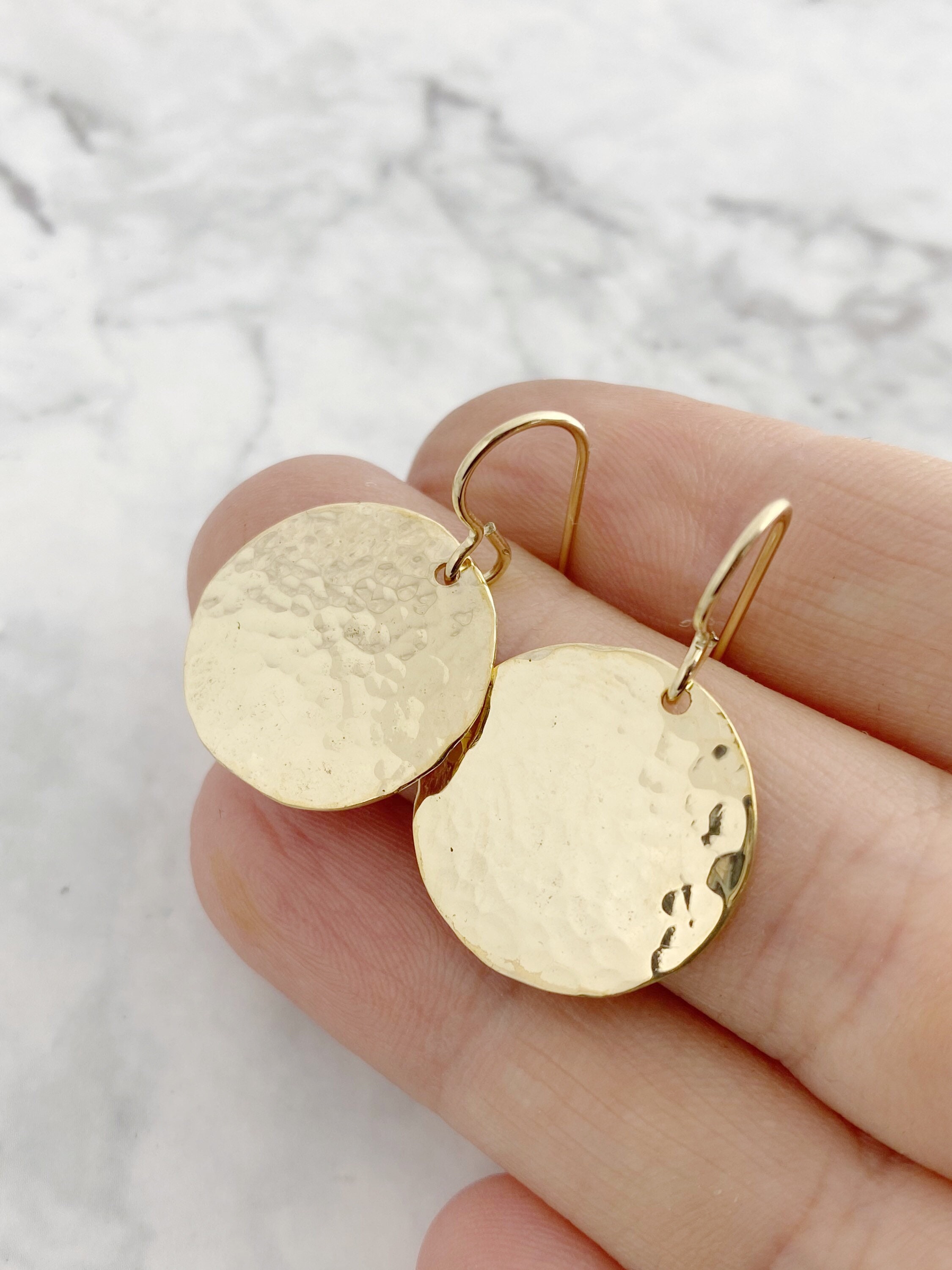 Marissa Large Hammered Yellow Gold Disc Earrings | Van Peterson London
