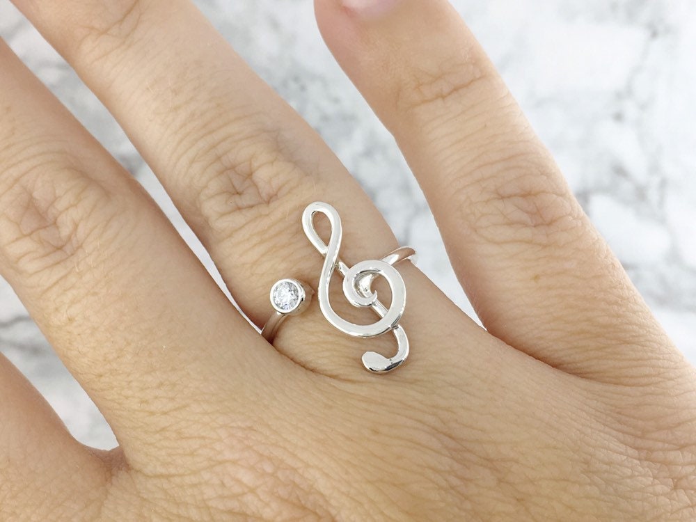 Anillo de notas musicales Anillo de clave de sol para ella Anillo de piedra natal de abril para mujeres Anillo de notas musicales para maestro Anillo de piedras preciosas blancas Etsy