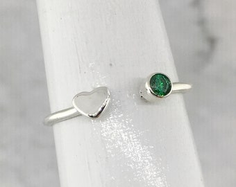 May Birthstone Ring, Anniversary Gift, Green Stone Ring, Emerald Green Color, Dainty Heart Ring, Stackable Ring, Personalized Gift for Women