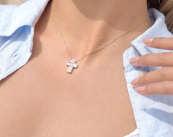 Collana con mini croce delicata, collana con croce minuscola, collana religiosa, regalo cristiano per lei, regalo di Natale, regalo di battesimo