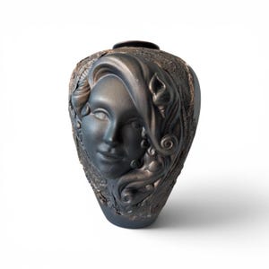 Vintage Art Pottery Vase "La Différence" – Sculptural Face Vase – Black Matte Ceramic – Modern Art Décor
