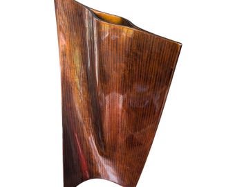 Vintage LP Design Belgium sculpturale vaas - grote vaas van imitatiehout en hars, abstracte vloervaas uit het midden van de 20e eeuw, gesigneerd verzamelobject.