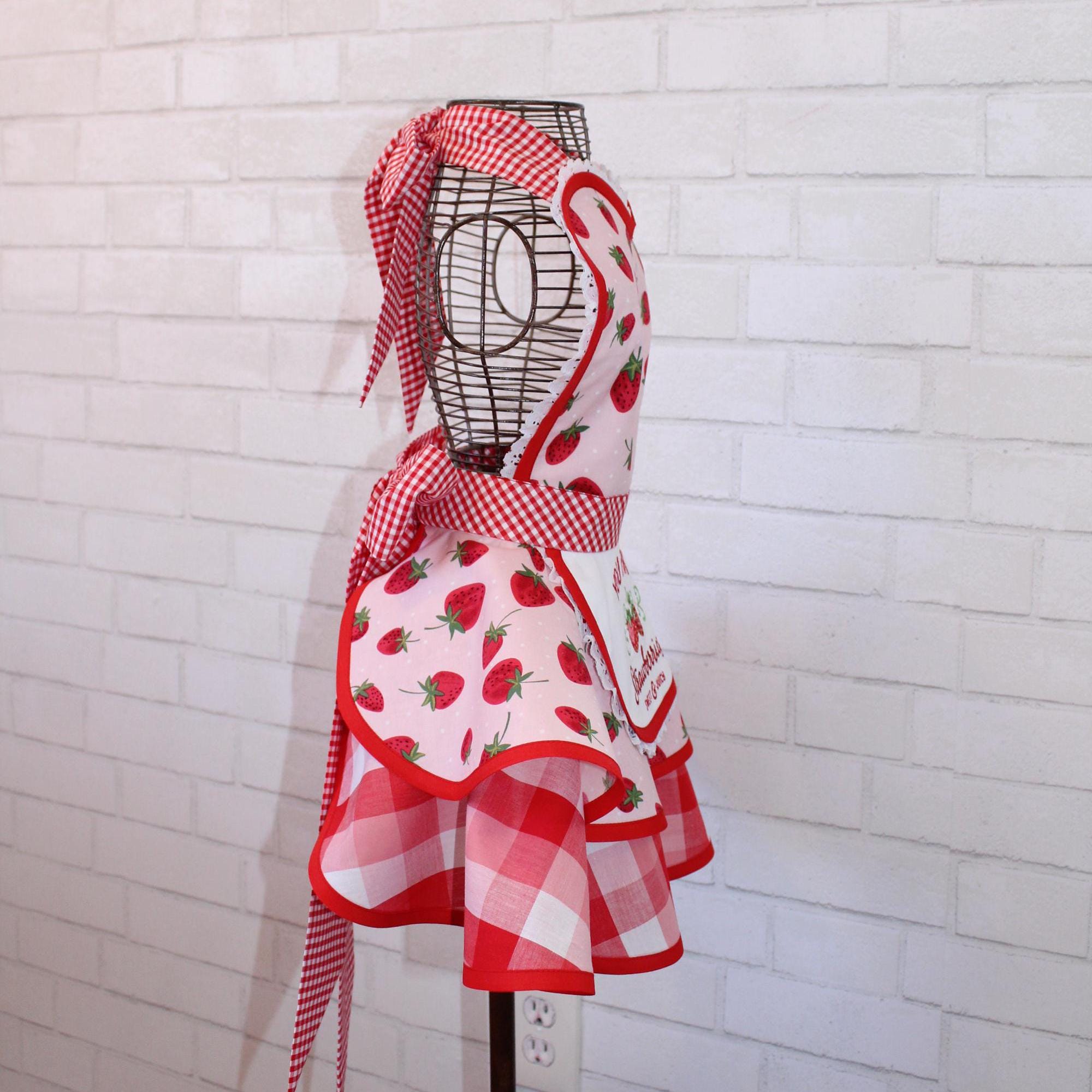 ストロベリーショートケーキエプロン：ヴィンテージ風刺繍入り女の子用