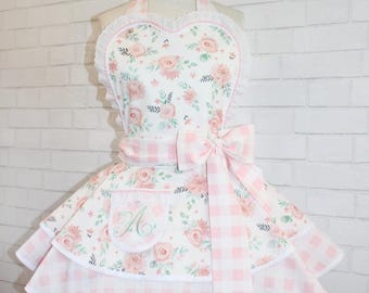 Schort met gingangbloemen: vintage geïnspireerde slabbetje met liefje, aangepast monogram