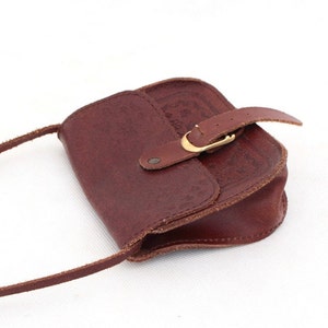 Bolso de piel estilo folk vintage pequeño de los años 90