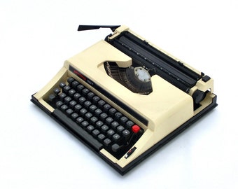 Privileg 150T Vintage Manual Portable Typewriter, Beige Vintage Office Home Decor, Working Typewriter, Fathers day gift