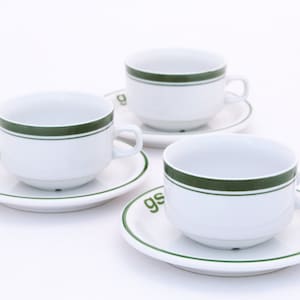 Keramische set vintage jaren 80, borden met kopjes uit het decor met groene strepen, gemaakt in Polen