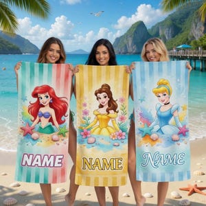 Toalla de playa de princesas de Disneyland con todos los personajes: Ariel, Bella y Blancanieves. Toalla de playa para niños para las vacaciones de verano de 2026. imagen 1