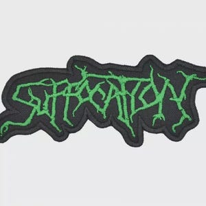 Kvävningslapp - Bandgrön logotyp Teknisk death metal - Broderad lapp att sy på