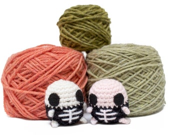 skeleton crochet pattern - Halloween skeleton easy amigurumi pattern