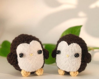 Emperor penguin amigurumi - crochet plush toy or keychain