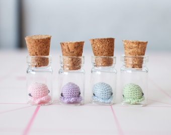 Micro crochet octopus in a 1 cm glass jar - pastel colours