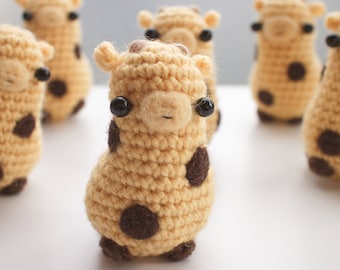 crochet giraffe plush toy - mini amigurumi giraffe ornament or keychain