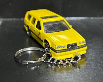 Various Volvo Keychain Diecast Cars 1:64 Scale Key Ring 240 P1800 850 XC40 | Mini Gift