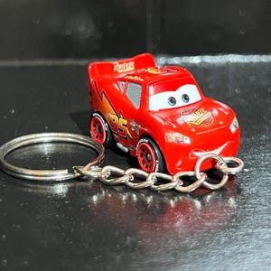Llavero de la película Cars Mini Racers con personajes de Mater, Sally y Rayo McQueen, escala 1:100, de Disney Pixar / Mini Regalo