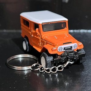 Toyota FJ40 FJ45 FJ 4x4 Nyckelring Diecast Bil Skala 1:64 Nyckelring Utility Ute Pickup Truck SUV Land LandCruiser 4x4 | Mini Gåva