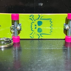 Various Techdeck Skateboard Santa Cruz Keychain Tony Hawk Rodney Mullen Nyjah Huston Yuto Horigome Key Ring Element Baker Alien Workshop