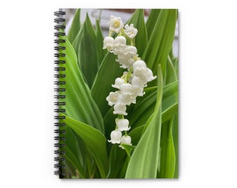 Notitieboek met spiraalvormig lelietje-van-dalen: dagboek met bloemengelijnde lijnen