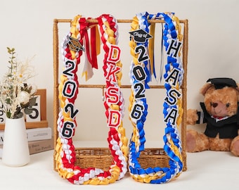 Lei de graduación personalizado con nombre, Lei de cinta trenzada de la Clase de 2026, Regalo para la noche de graduación de último año de la escuela secundaria y la universidad con los colores de la escuela