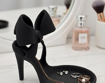 Archivo STL 3D – Joyero de tacón alto con lazo | Elegante bandeja para anillos y decoración de tocador | Bandeja para joyas | Descarga digital