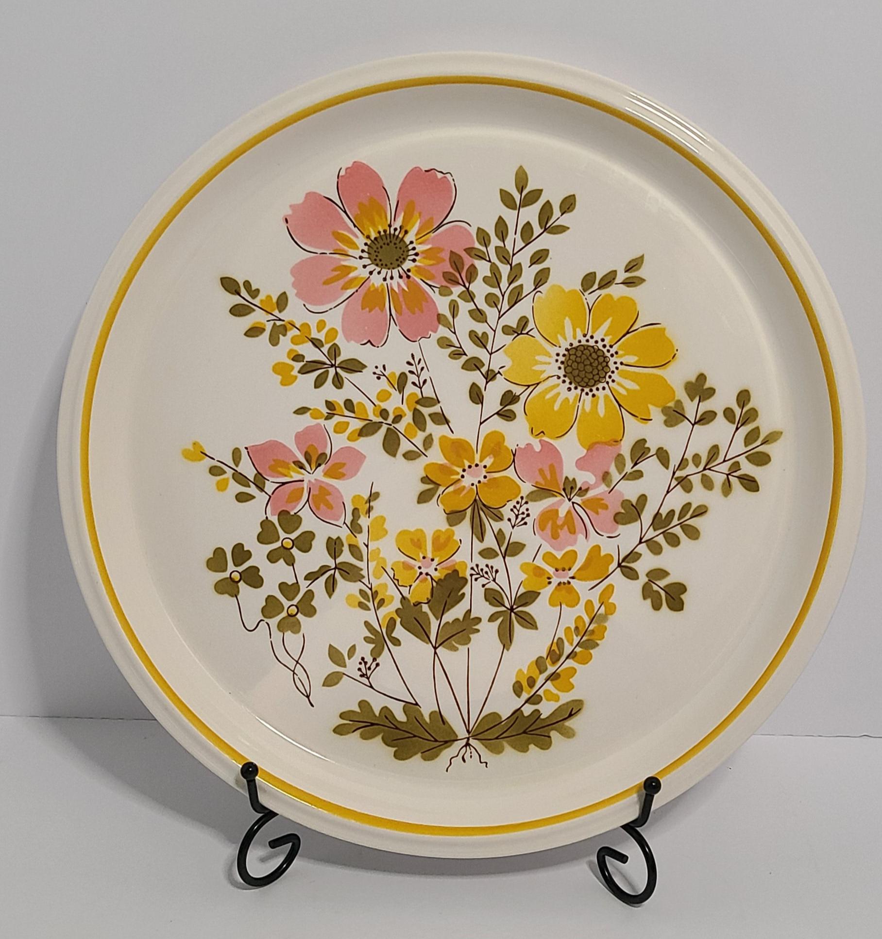 Light N Lively Mikasa Plates - Etsy