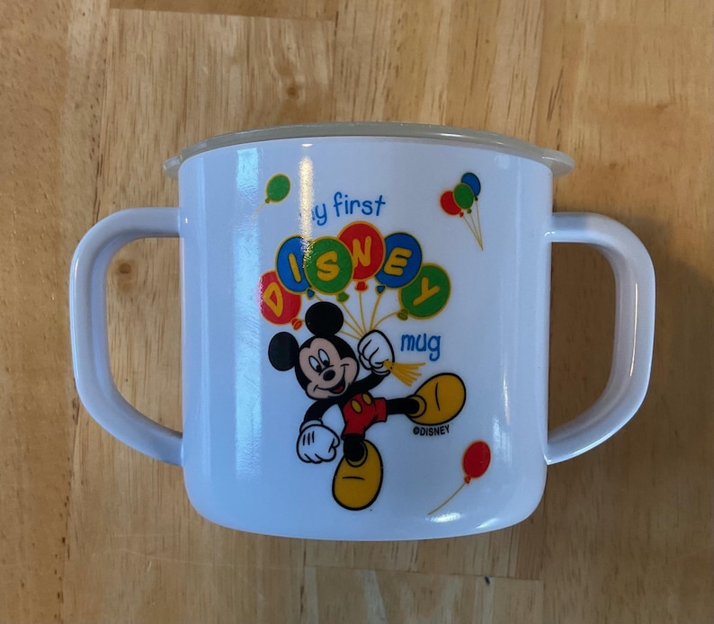 Taza Disney vintage de los 80 - Mickey Mouse "Mi primera taza Disney" - Taza infantil con doble asa - Taza de plástico para entrenamiento de bebés - Regalo Disney para bebés imagen 1