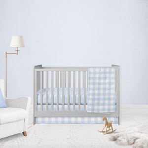 Ropa de cama para guardería de niño, juego de sábanas de cuna de estilo rústico con cuadros vichy azules, manta de bebé, decoración personalizada para guardería de color azul.