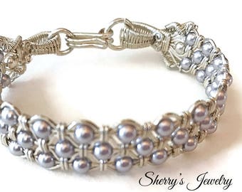 Silver Lavender pearl bracelet