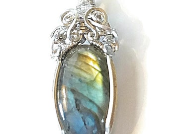 Silver Labradorite pendant