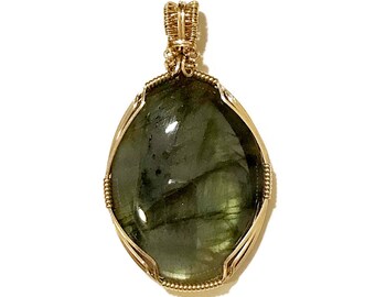 14kt Gold labradorite pendant