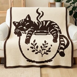 Häkelmuster für eine Decke mit schlafender Katze im Kaffeetassen-Design (PDF), Kuschelige Katzendecke, Mosaik-Häkelvorlage, Mosaik-Häkeln