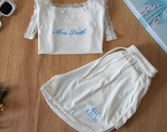 Camiseta sin mangas de encaje con bordado de nombre personalizado, conjunto de pijama nupcial personalizado, regalo de luna de miel para la novia, conjunto de ropa de dormir para bodas