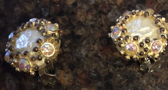 Pale Yellow Jewel Encrusted 50's  Clip on Earrings - image 3