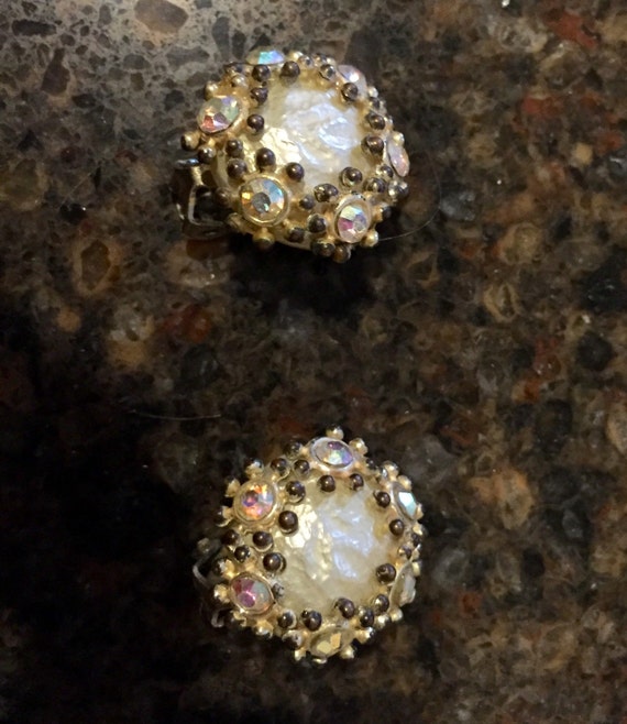 Pale Yellow Jewel Encrusted 50's  Clip on Earrings - image 4