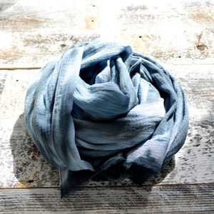 Écharpe grise Tie-Dye en coton teint à la main 25 x 68 pouces Tempête image 1