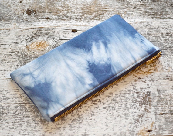 Marbled Tie-Dye Pouch in Navy
