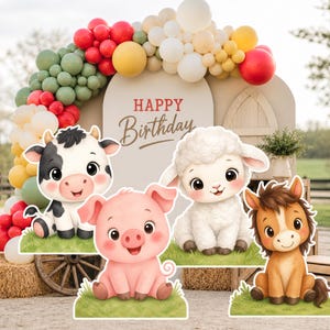 Puede incluir: Un conjunto de decoración para fiestas de cumpleaños con temática de granja. Incluye recortes de una vaca, un cerdo, una oveja y un caballo, junto con un letrero que dice "Happy Birthday". El fondo presenta un arco de globos en rojo, verde, amarillo y blanco.