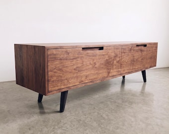 Moderne tv-console uit het midden van de eeuw, walnotenhouten mediaconsoletafel, tv-meubel met opberger, handgemaakt